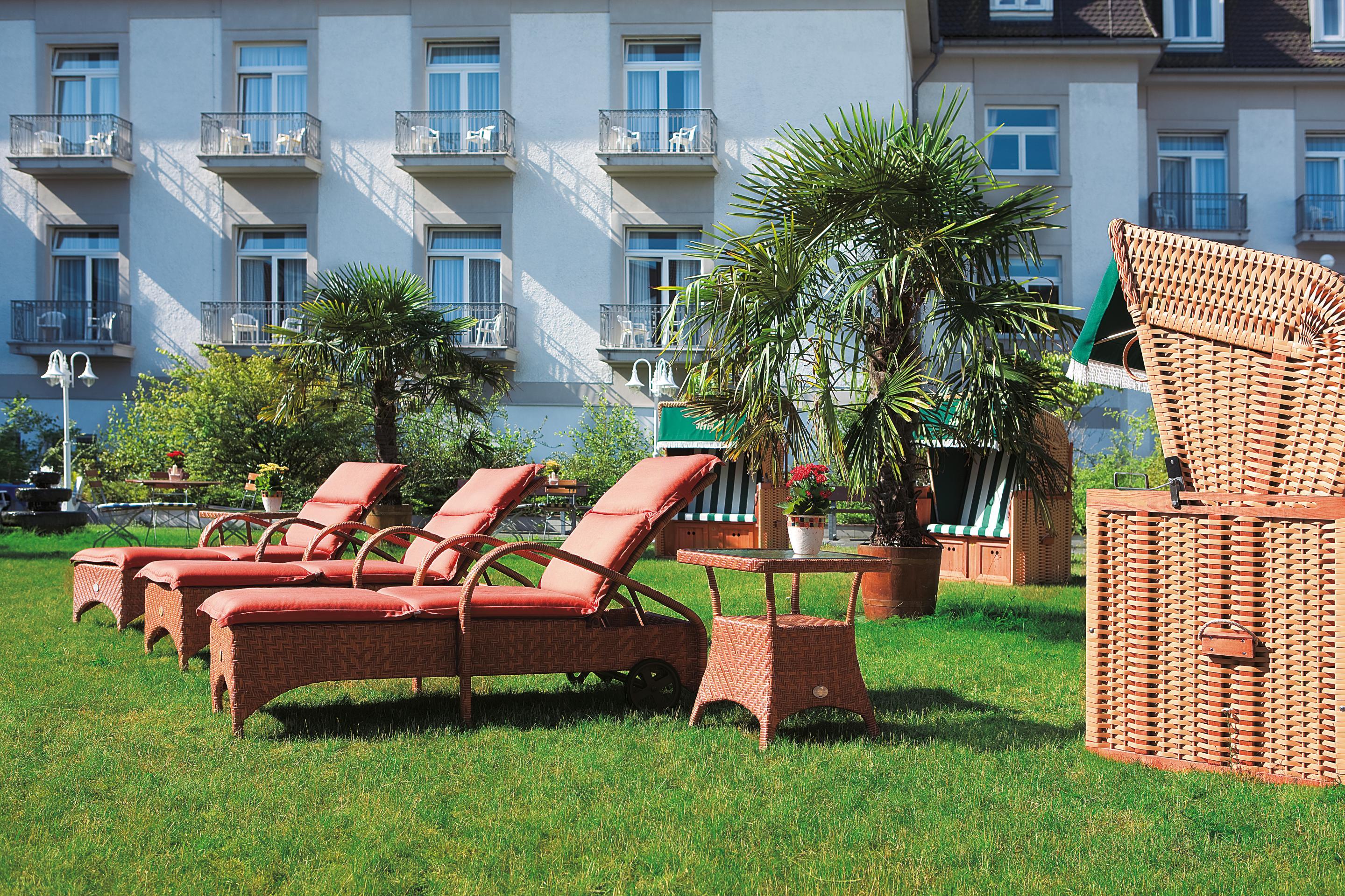 Steigenberger Hotel & Spa Bad Pyrmont Exterior photo The garden