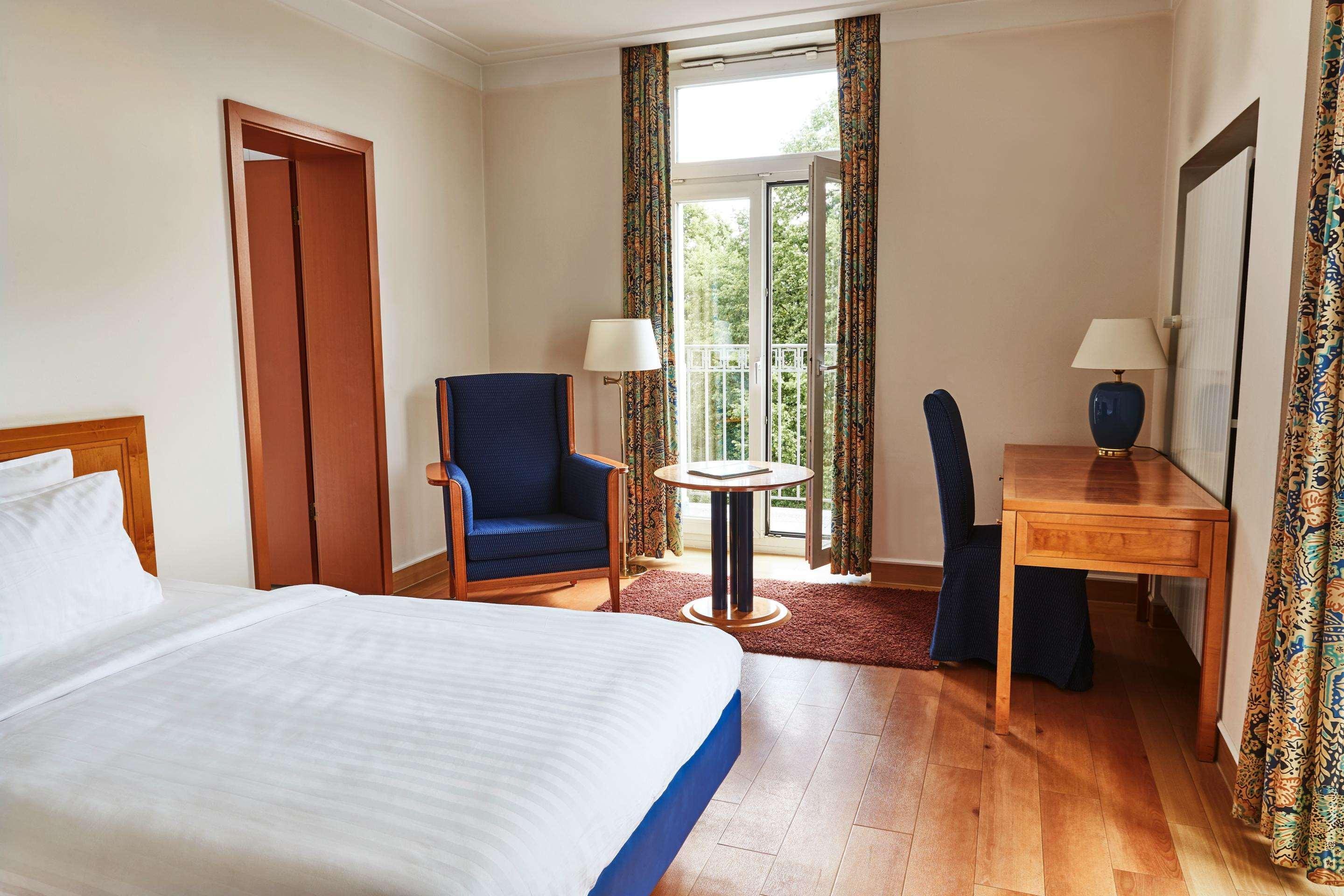 Steigenberger Hotel & Spa Bad Pyrmont Exterior photo A typical room at the hotel